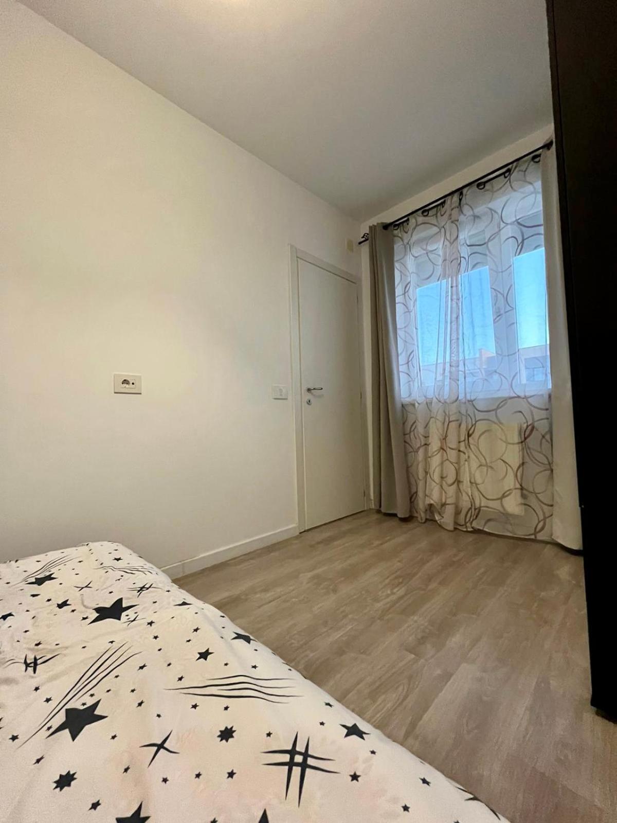 Universitatii Rooms Орадя Экстерьер фото