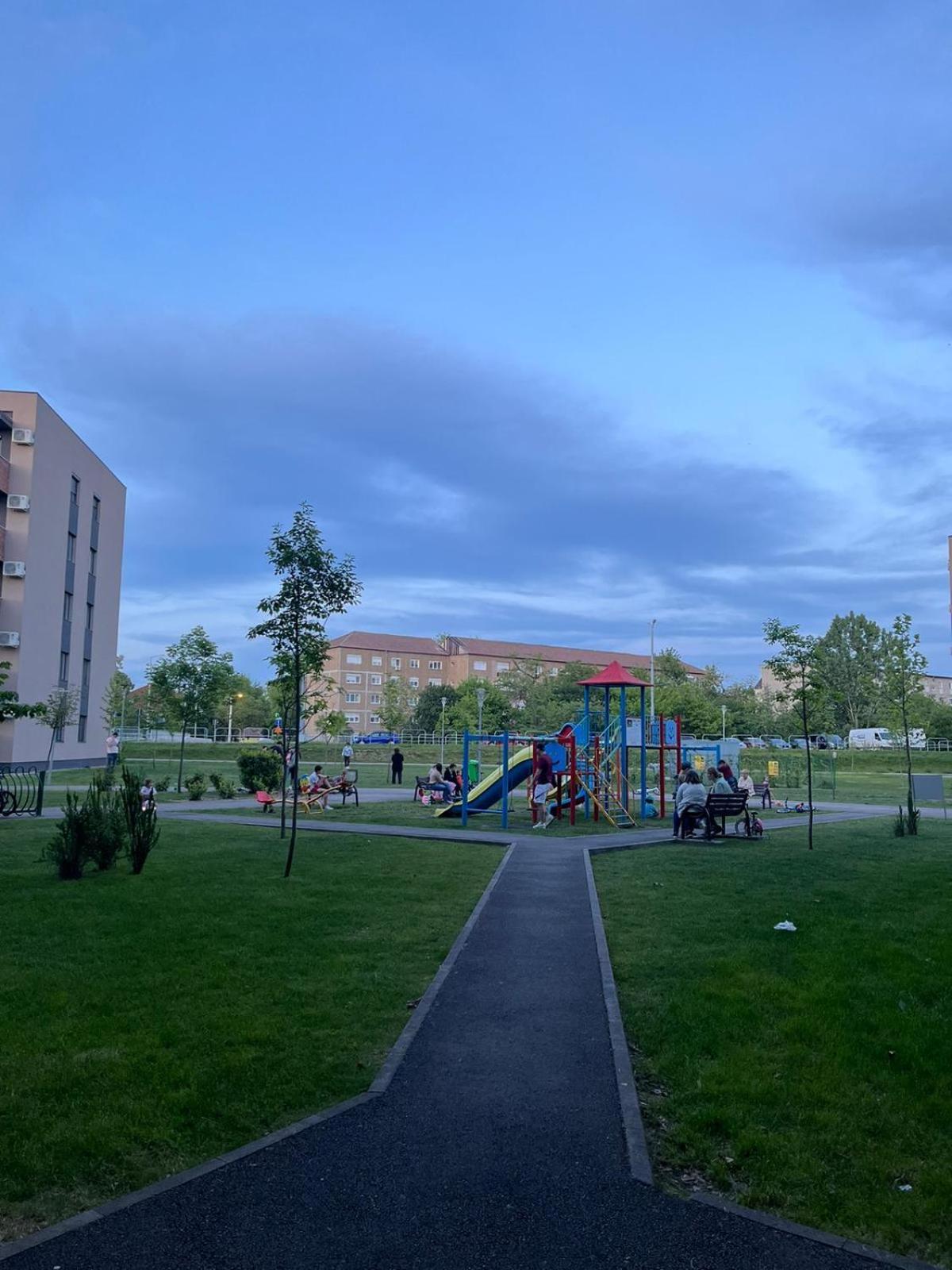 Universitatii Rooms Орадя Экстерьер фото